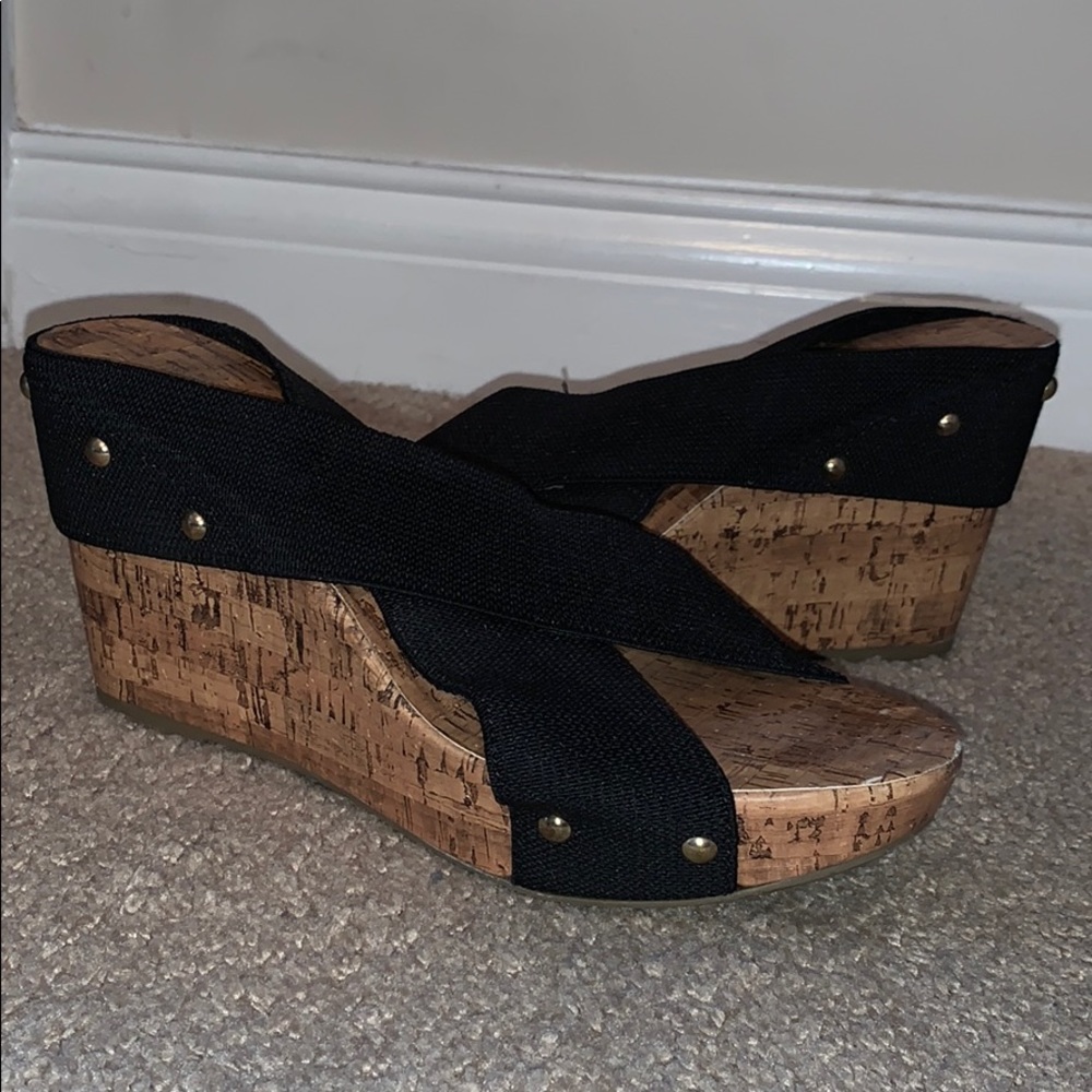 Black Wedges
